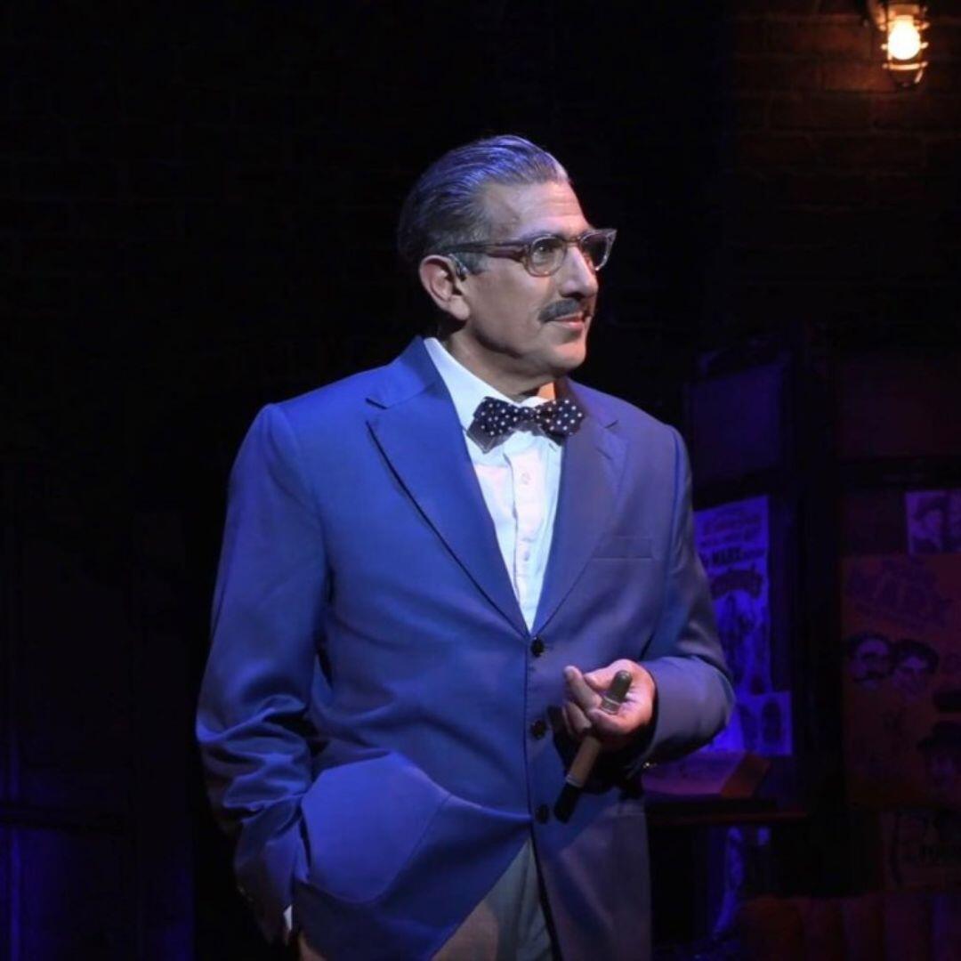 Frank Ferrante mid-act with an expressive gesture